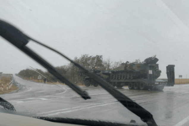 Адвокат Савченко 'засек' на границе с Украиной военную технику 'борцов с хунтой': фотофакт