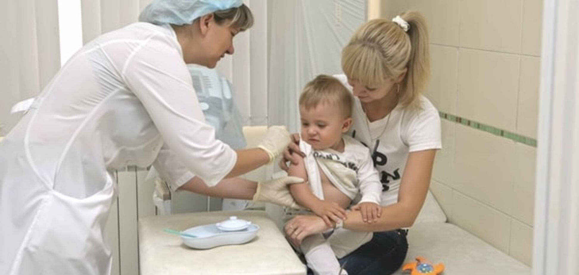 В Украине начали делать прививки против полиомиелита