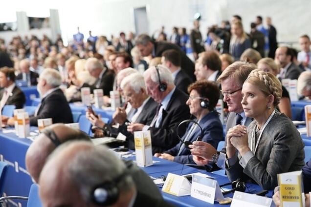 Крупнейшая партия ЕС призвала давить на Россию до освобождения Крыма и Донбасса