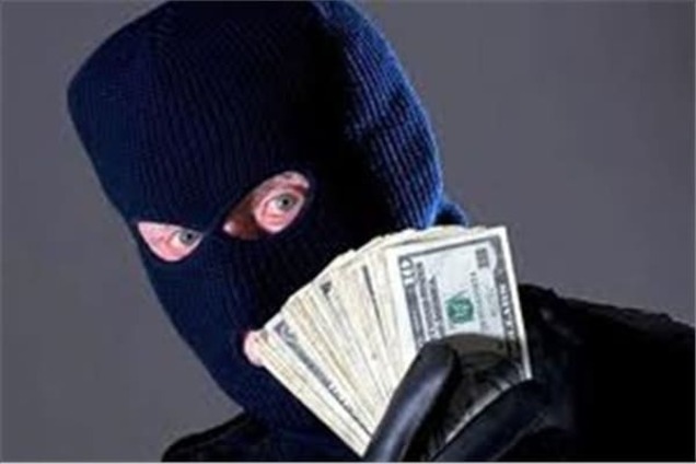 Підарешт домашній: суд на Київщині відпустив шахрая, який вкрав мільйони