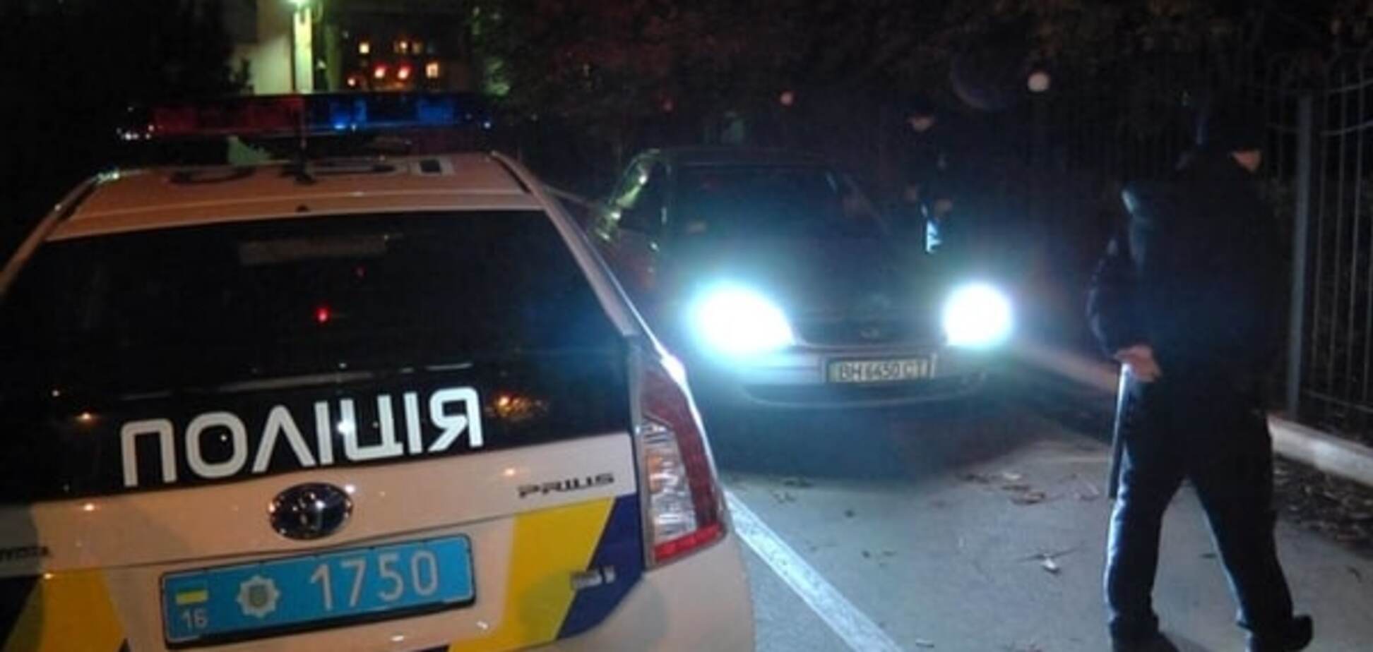 Поліція vs ДАІ: копи взяли в облогу будівлю автоінспекції в Одесі, опубліковані фото
