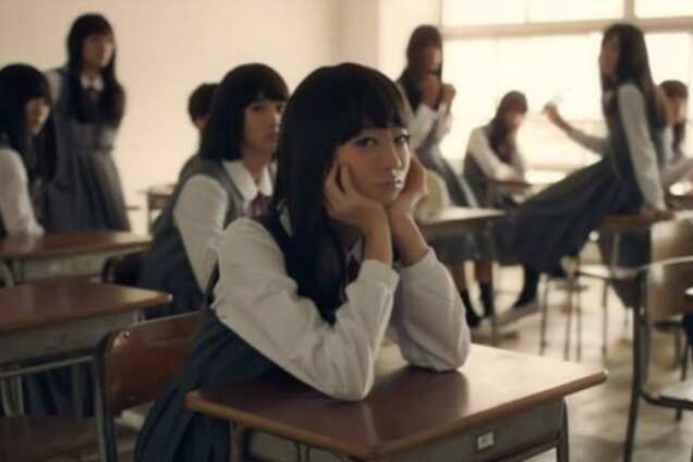 Невероятная сила макияжа: сеть покорила необычная реклама японского бренда