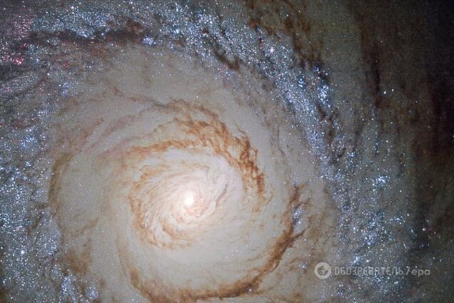 Неземная красота: NASA показала уникальное фото 'мерцающей' галактики