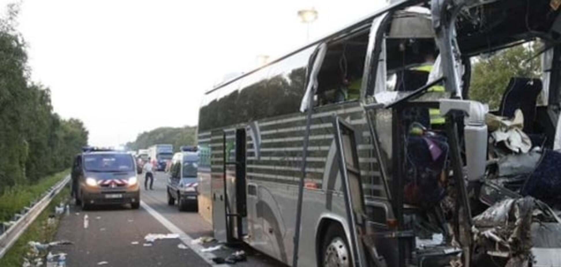 Влада уточнила число загиблих у страшному ДТП з автобусом і вантажівкою у Франції