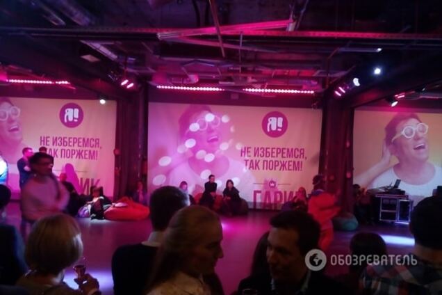 Эпатажный миллионер угостил Киев гречкой в рюмках и дорогим шампанским