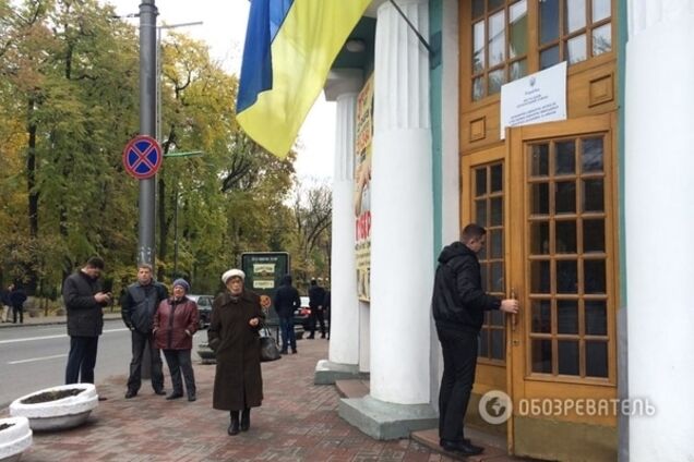 Местные выборы в Киеве: запрещенная агитация и голосование VIP