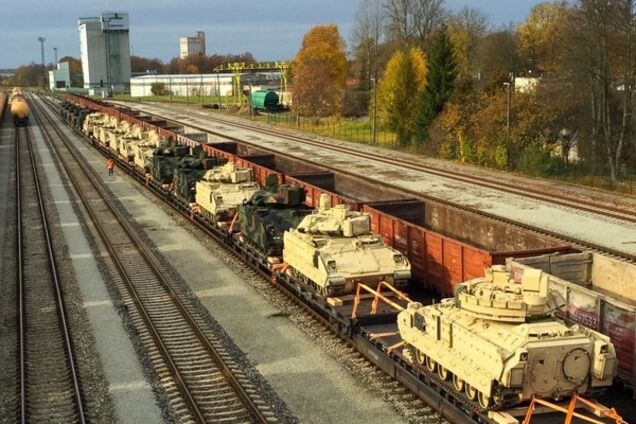 В Эстонию прибыл эшелон военной техники США: фоторепортаж