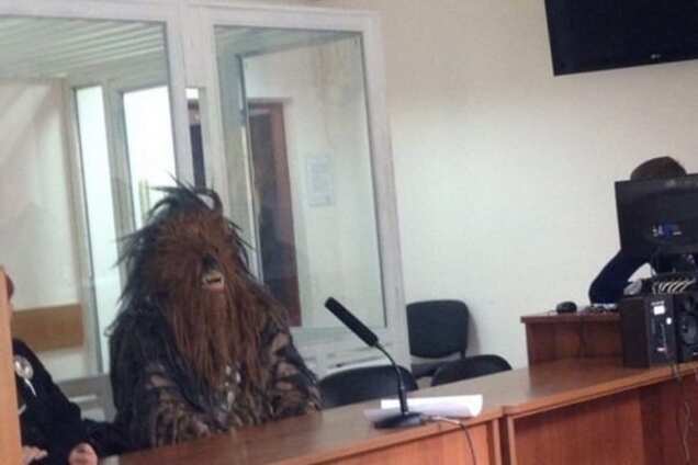 Заломали руки: появилось видео задержания 'Чубакки' в Одессе