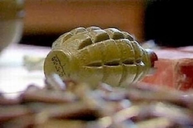 В Лисичанске сожгли машину председателя ТИК и нашли две гранаты