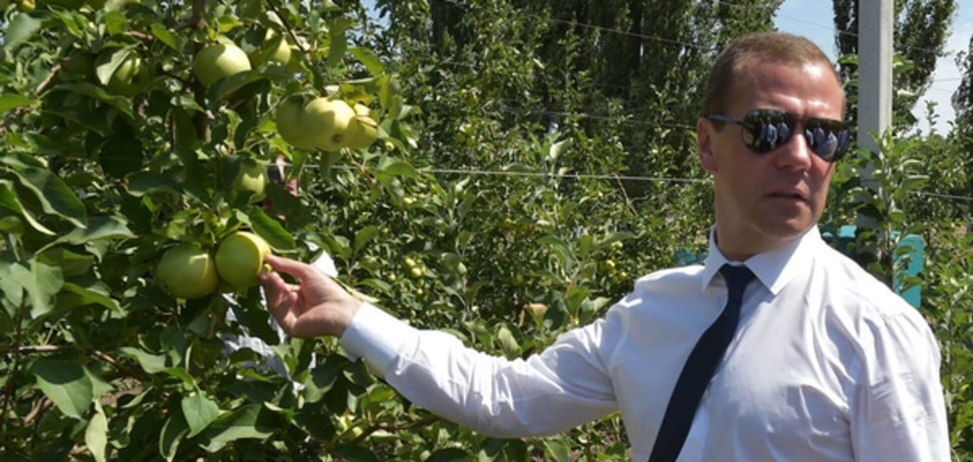 Медведев узрел геноцид украинцев в запрете полетов российским самолетам