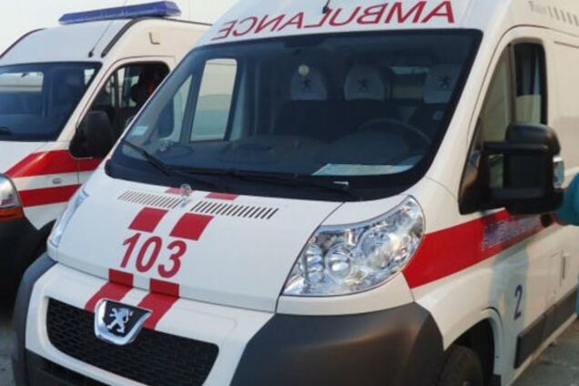 Жертва выборов: во Львове глава участковой комиссии с нервным срывом попала в больницу