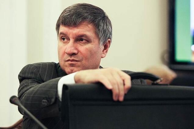 Якщо з українським не склалося: Авакову в Мережі запропонували вивчити китайську