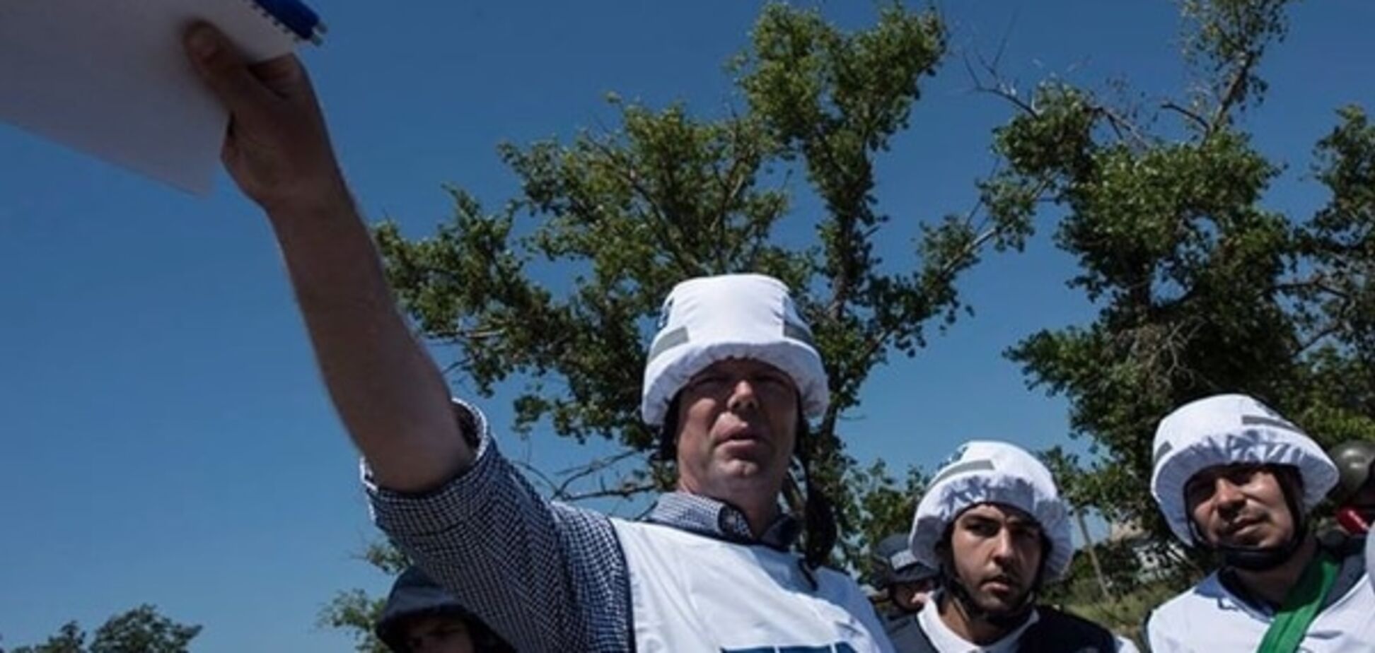 Стыд и срам: наблюдателя ОБСЕ выгнали за пьянство на Донбассе