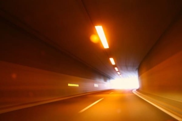 В 'Крымнаше' объявили Керченский мост 'святым' и пообещали вырыть тоннель под проливом