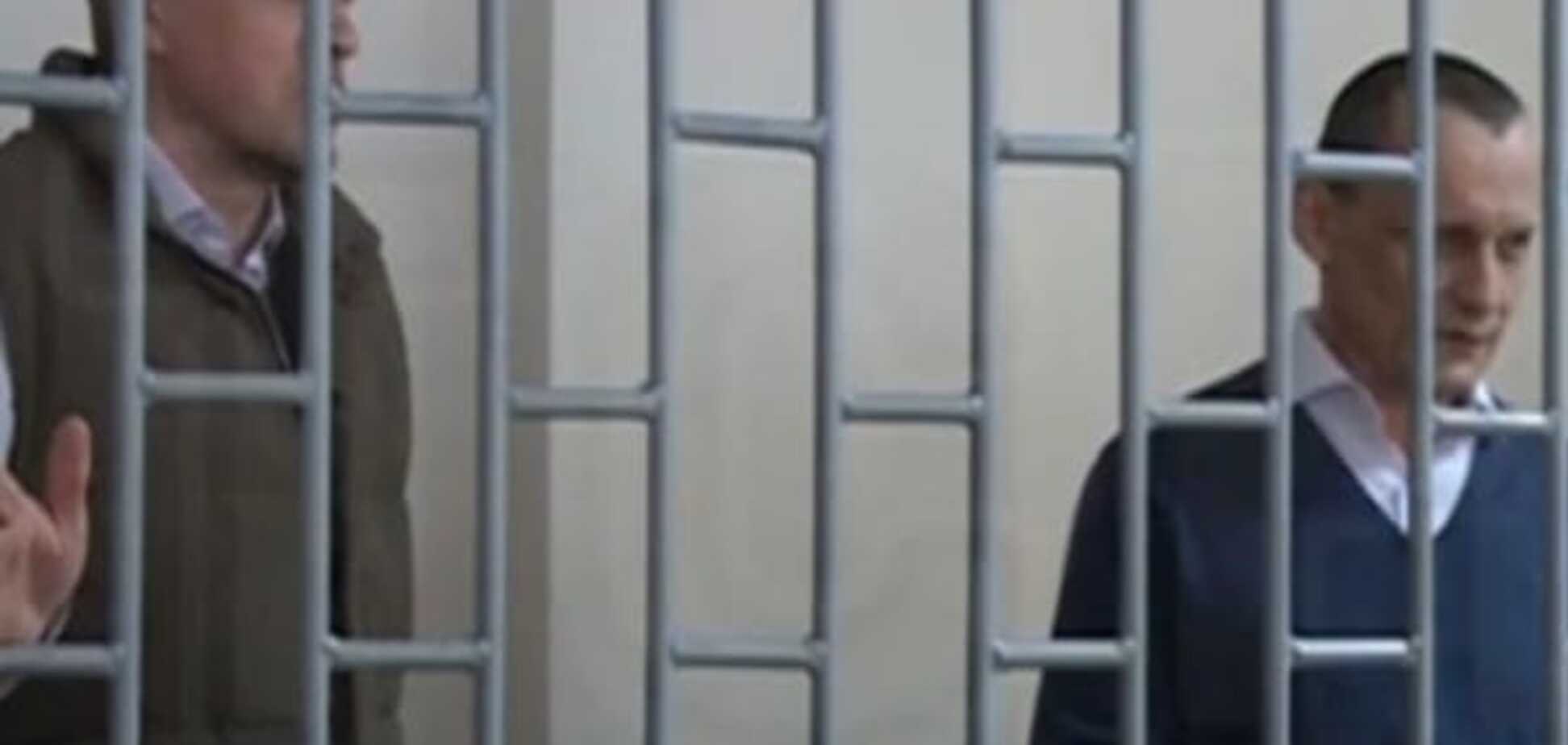 В российском СИЗО консул Украины увидел следы пыток у Карпюка и Клыха