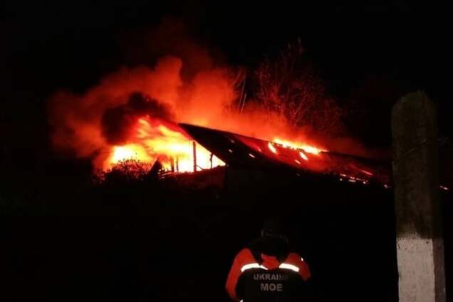 Масштабный пожар на Киевщине: сгорела амбулатория