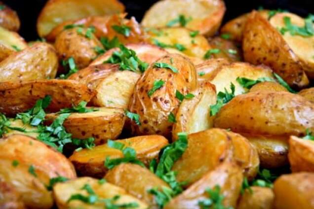 Как приготовить идеальный запеченный картофель: элементарный лайфхак
