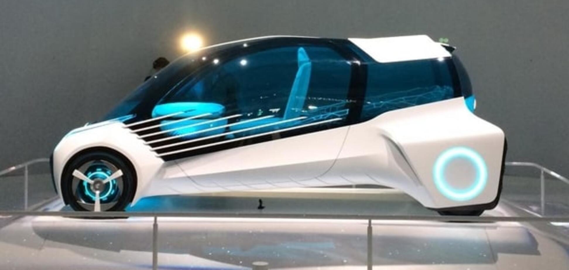 Toyota представила концепткар, умеющий 'делиться' электричеством