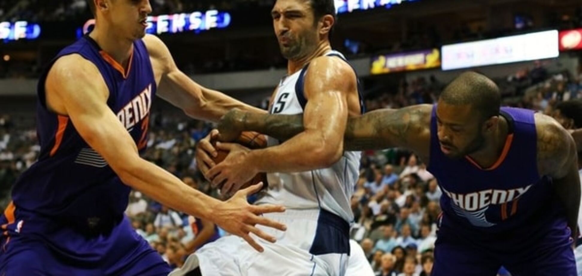 Українець Лень почав сезон НБА з ефектного данку: відео моменту