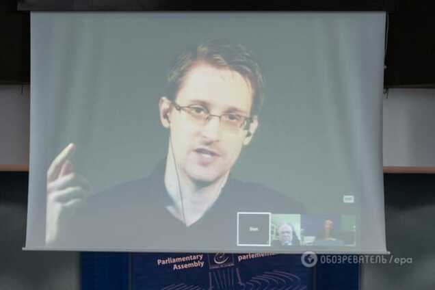 Европарламент заступился за Сноудена