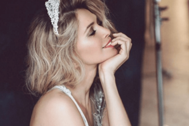 Красавица Брежнева показала фото без бюстгальтера