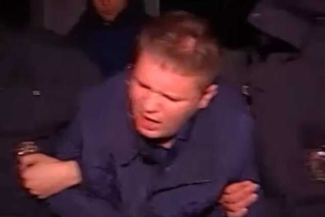 СМИ раскрыли детали нападения на полицейского в Киеве: опубликовано видео