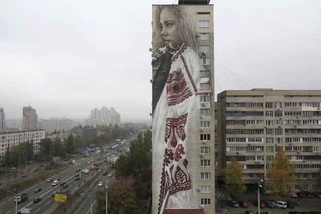 Соцсети взорвала бурная дискуссия из-за патриотичного мурала в Киеве