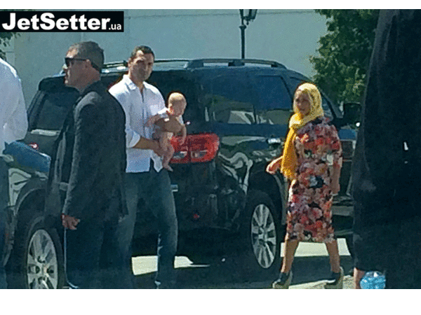 Невеста Кличко рассказала подробности крестин дочери