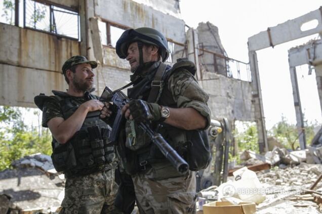 Украина начала отвод вооружения в зоне АТО