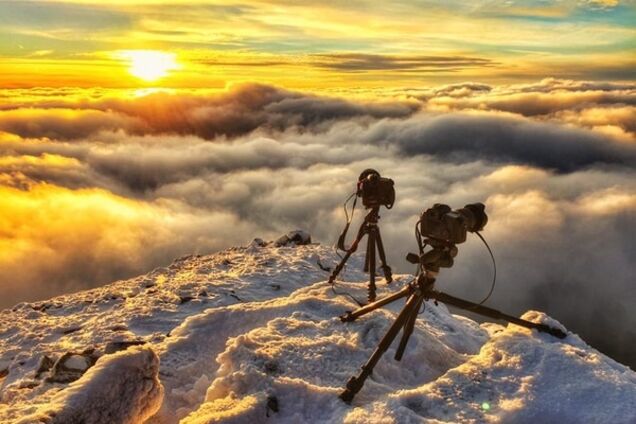 'Табун мурашек по спине': фотограф показал завораживающее видео и фото облаков над Карпатами