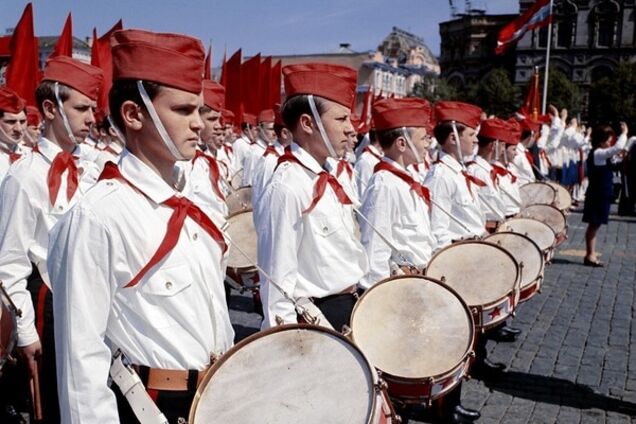 Россия продолжает жить жизнью шизофреника