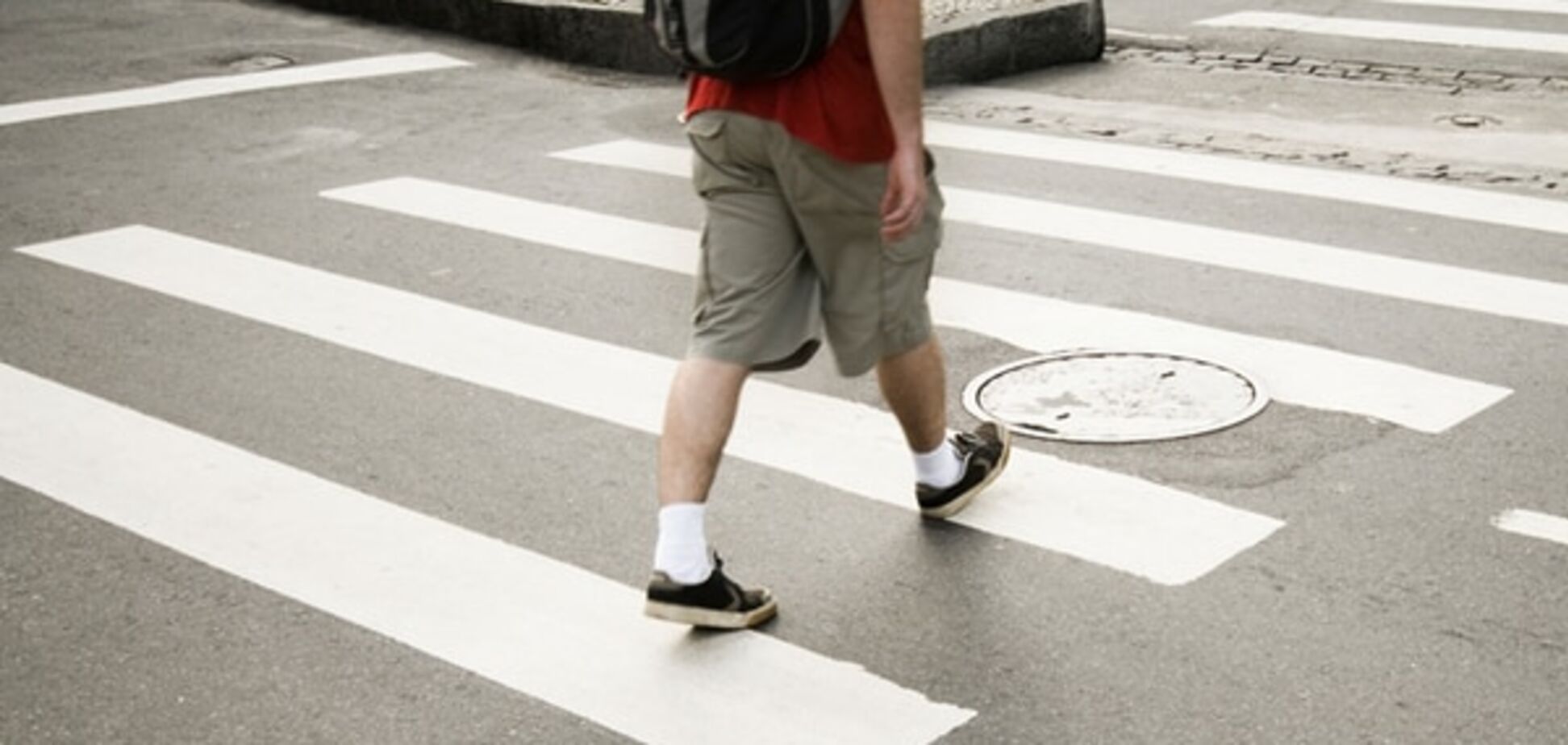 В Киеве школьник чудом выжил в аварии на пешеходном переходе