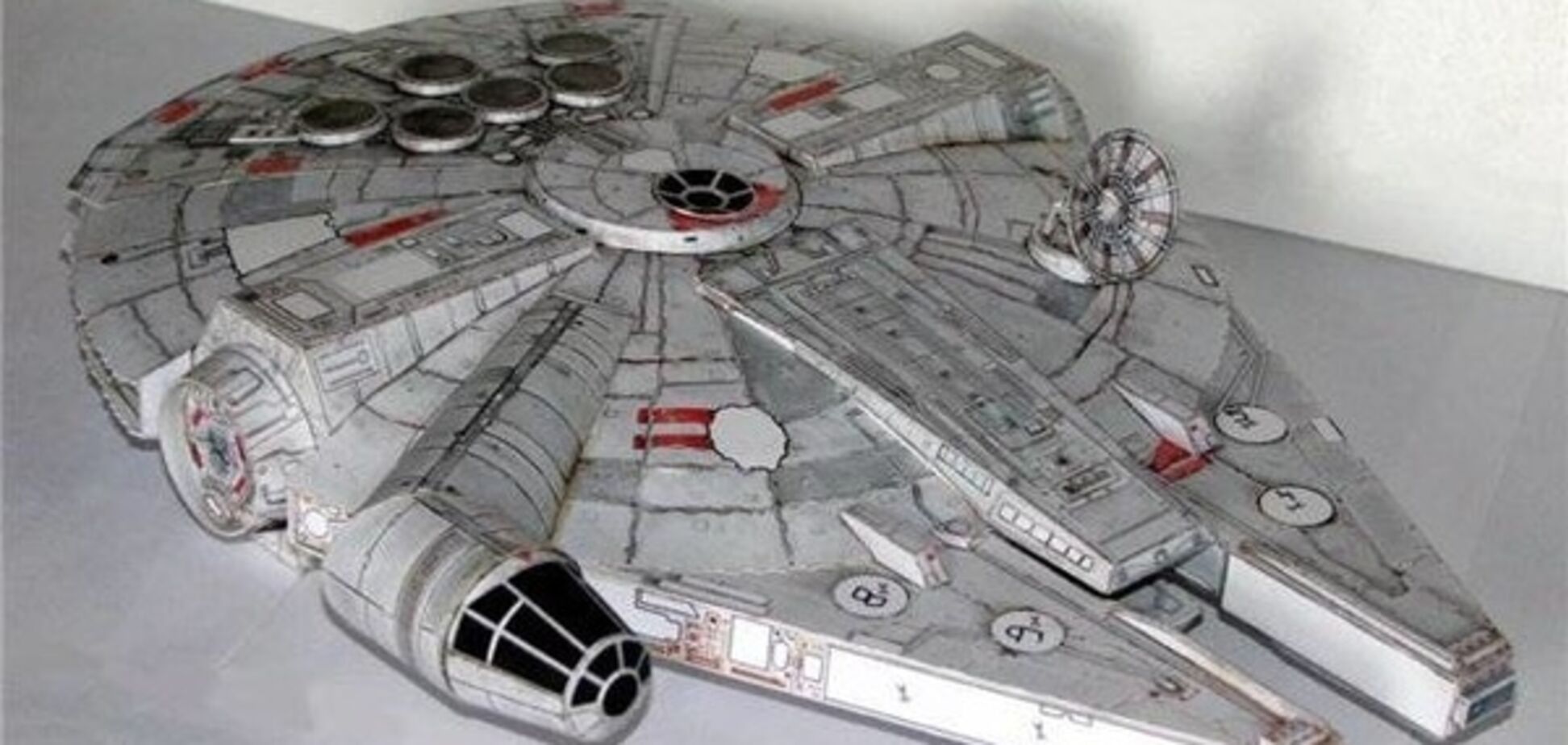 Космический корабль из 'Звездных войн' продали за $450 тыс.