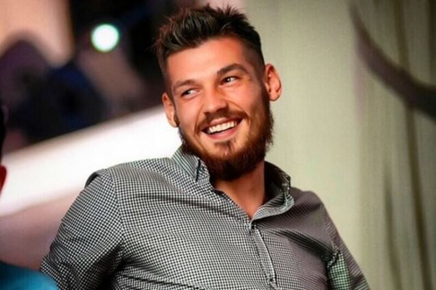 Вратарь сборной Украины 'спародировал' Эштона Катчера: фото стиляги