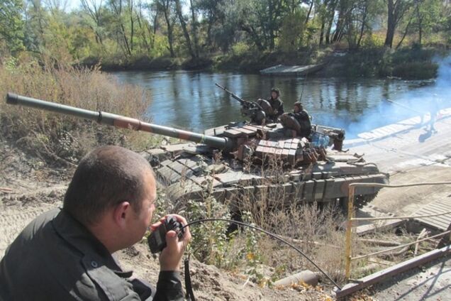 Штаб АТО показал отвод вооружений на Луганщине: опубликованы фото и видео