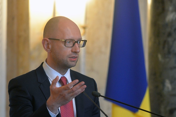 Перестановки в Кабмине: Яценюк срочно попросил у Рады свежей крови