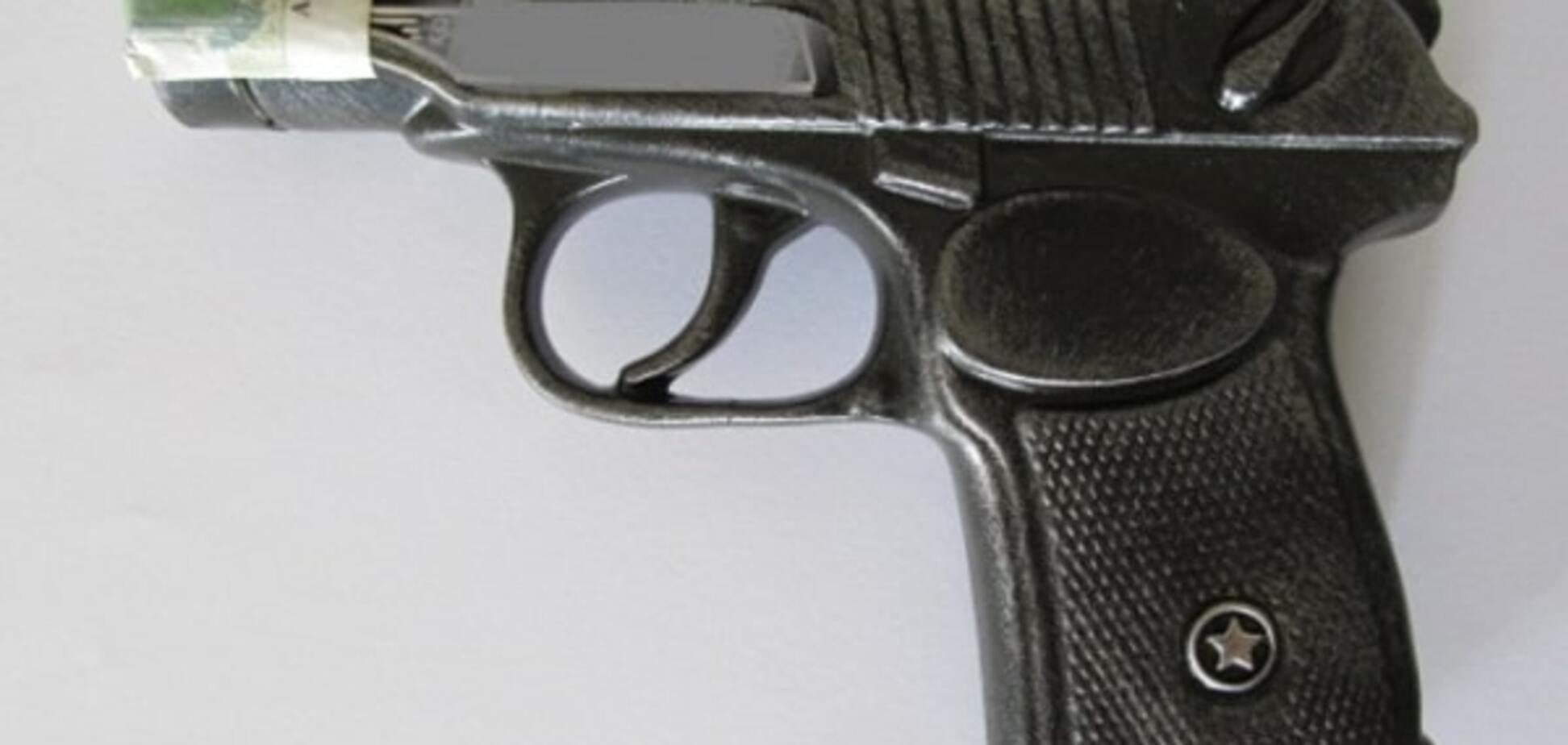 В Киеве орудовал грабитель с бутылкой-'пистолетом'