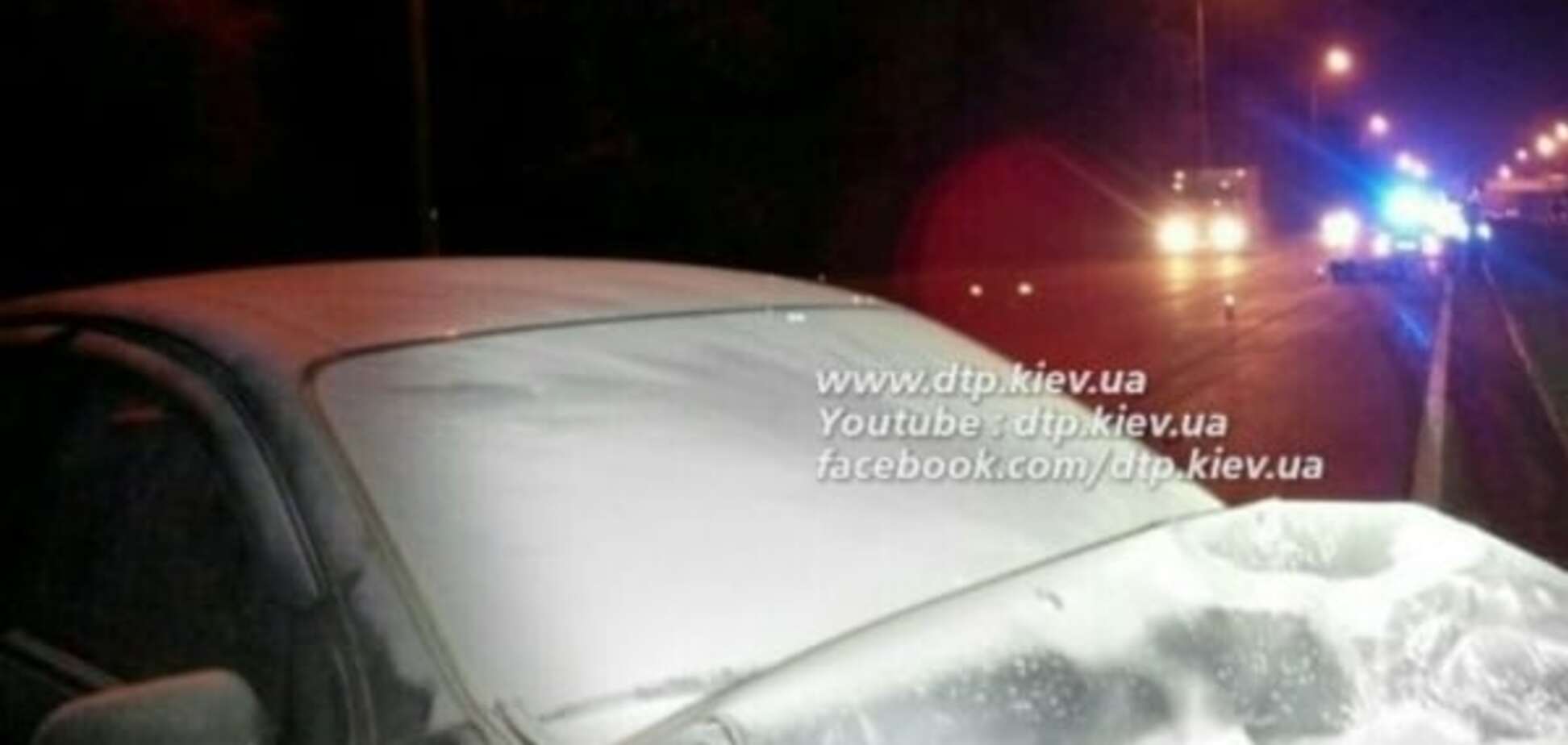 В Киеве пьяный водитель устроил 'огненное' ДТП: фото с места аварии