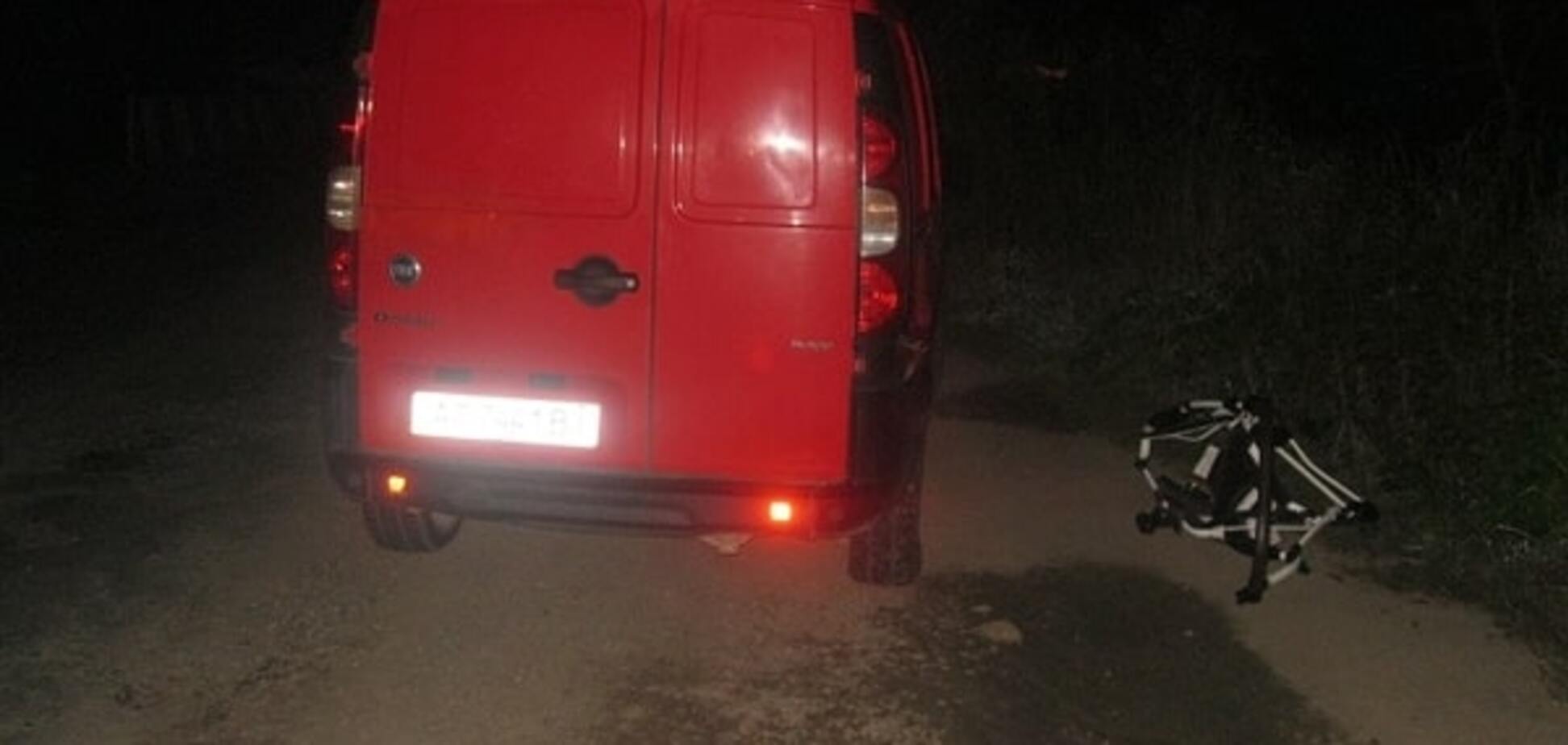 Смертельная авария на Ивано-Франковщине: автомобиль сбил бабушку с внуком. Фото с места ДТП