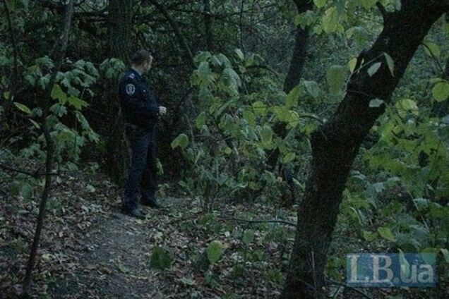 В Киеве в парке повесился мужчина