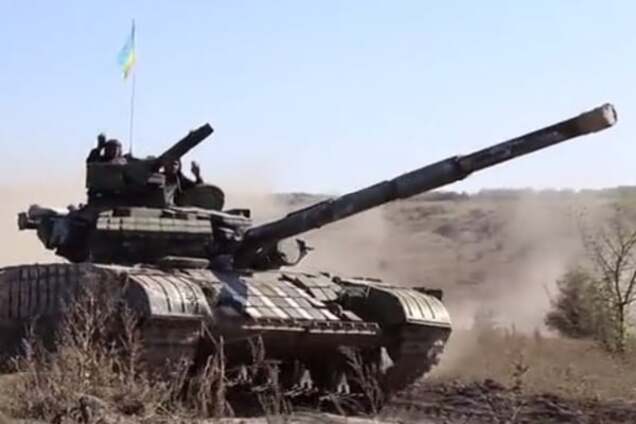 Опубликовано видео отвода танков сил АТО на Донбассе