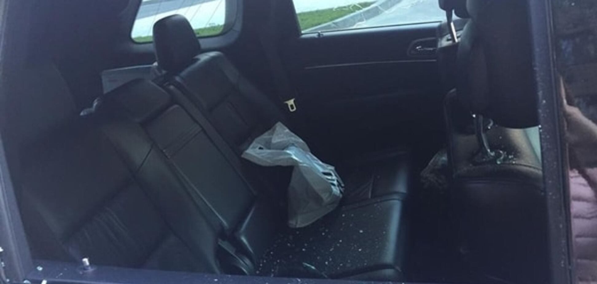 В Киеве неизвестные на Porsche Cayenne ограбили джип