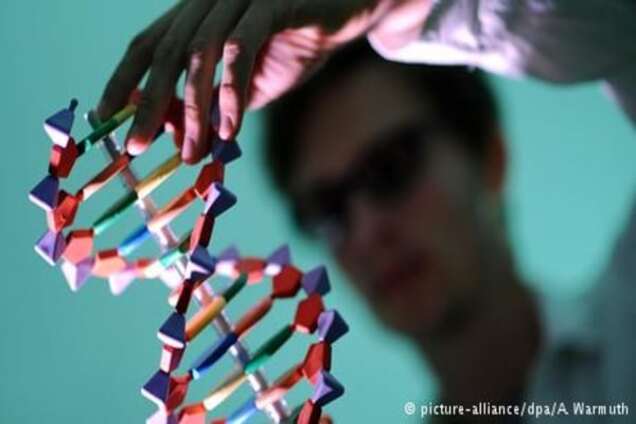 Нобелівську премію у галузі хімії отримали троє дослідників ДНК