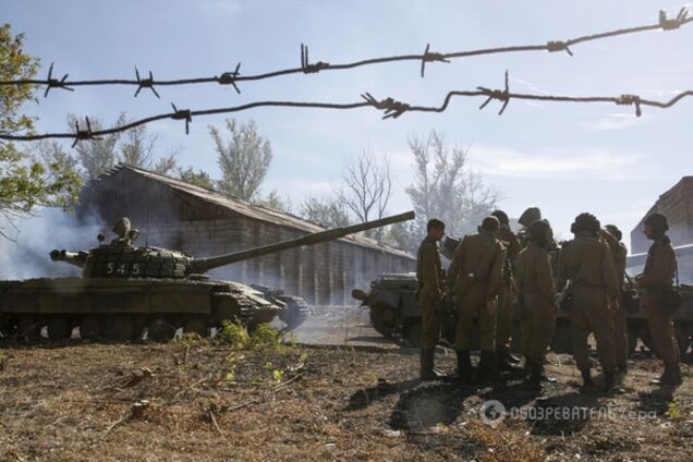 Порошенко - военным: 'гибридная война' переходит в новую фазу