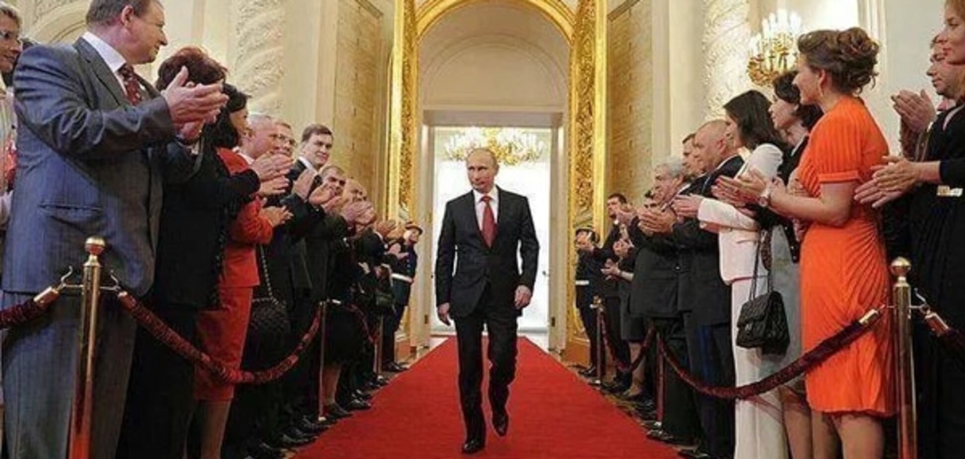 Именные iPhone и патриотический клип: как Путина поздравляют с днем рождения