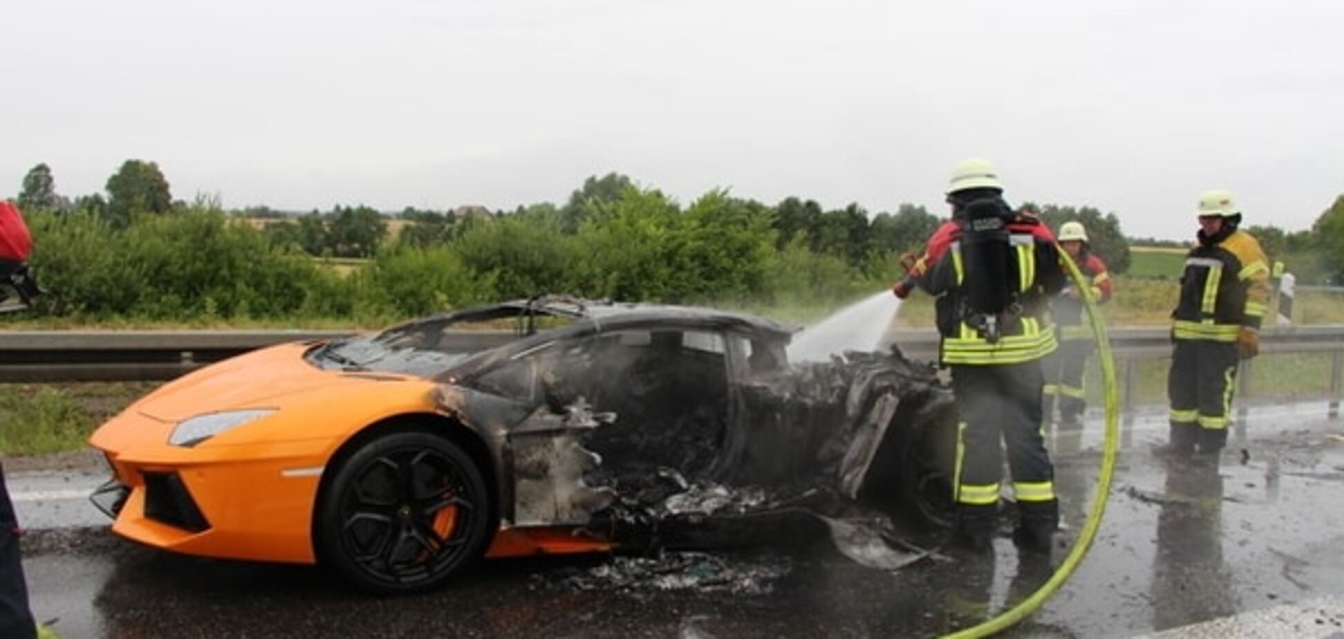 Видео с загоревшимся Lamborghini в Дубае взорвало интернет