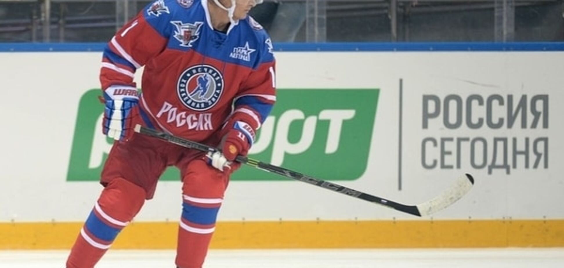 Путин назвал себя хоккейным 'чайником'