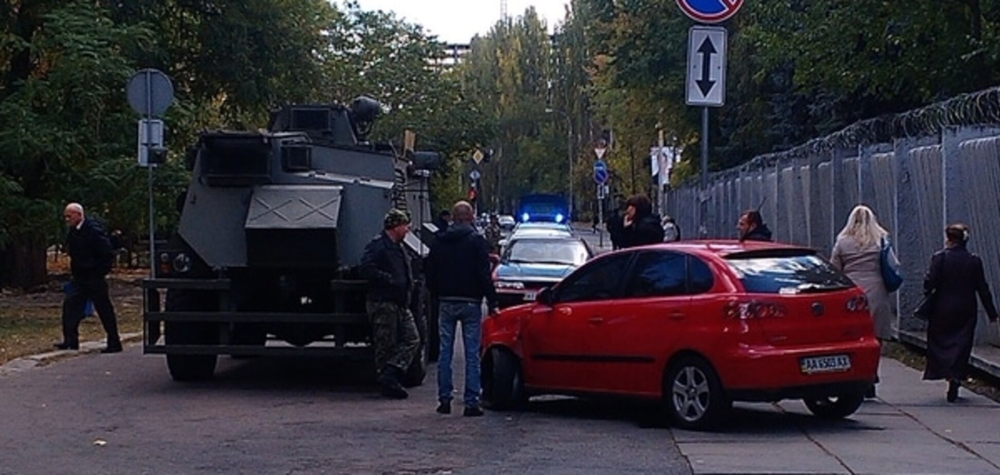 В Киеве скандальный Saxon жестко проучил 'героя парковки'
