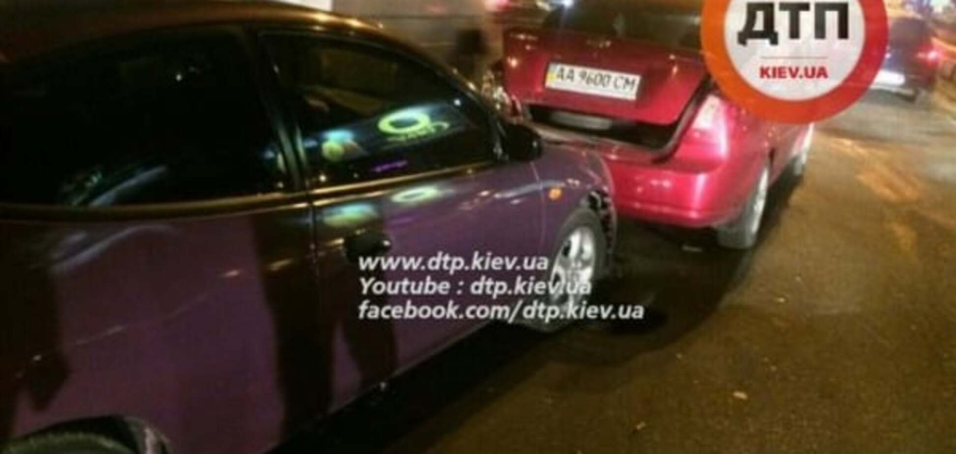 В Киеве пьяный водитель разбил три автомобиля: фотофакт