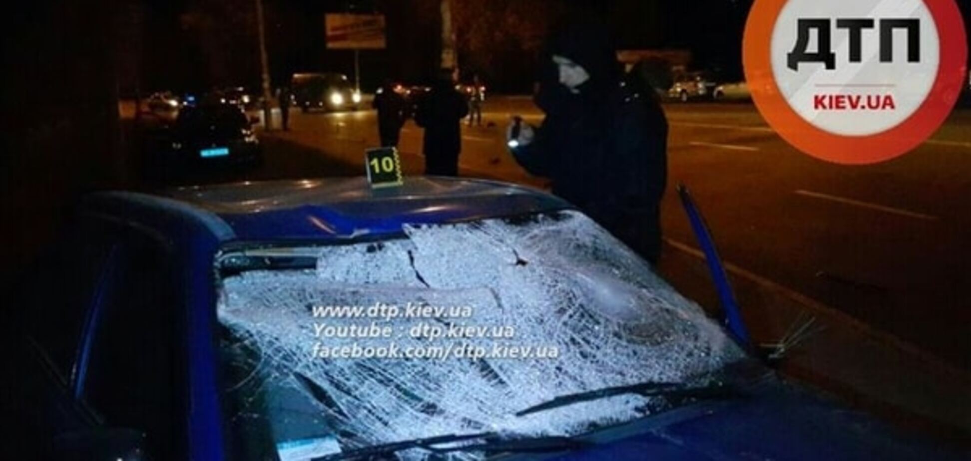У Києві п'яний водій вилетів на тротуар і збив на смерть жінку